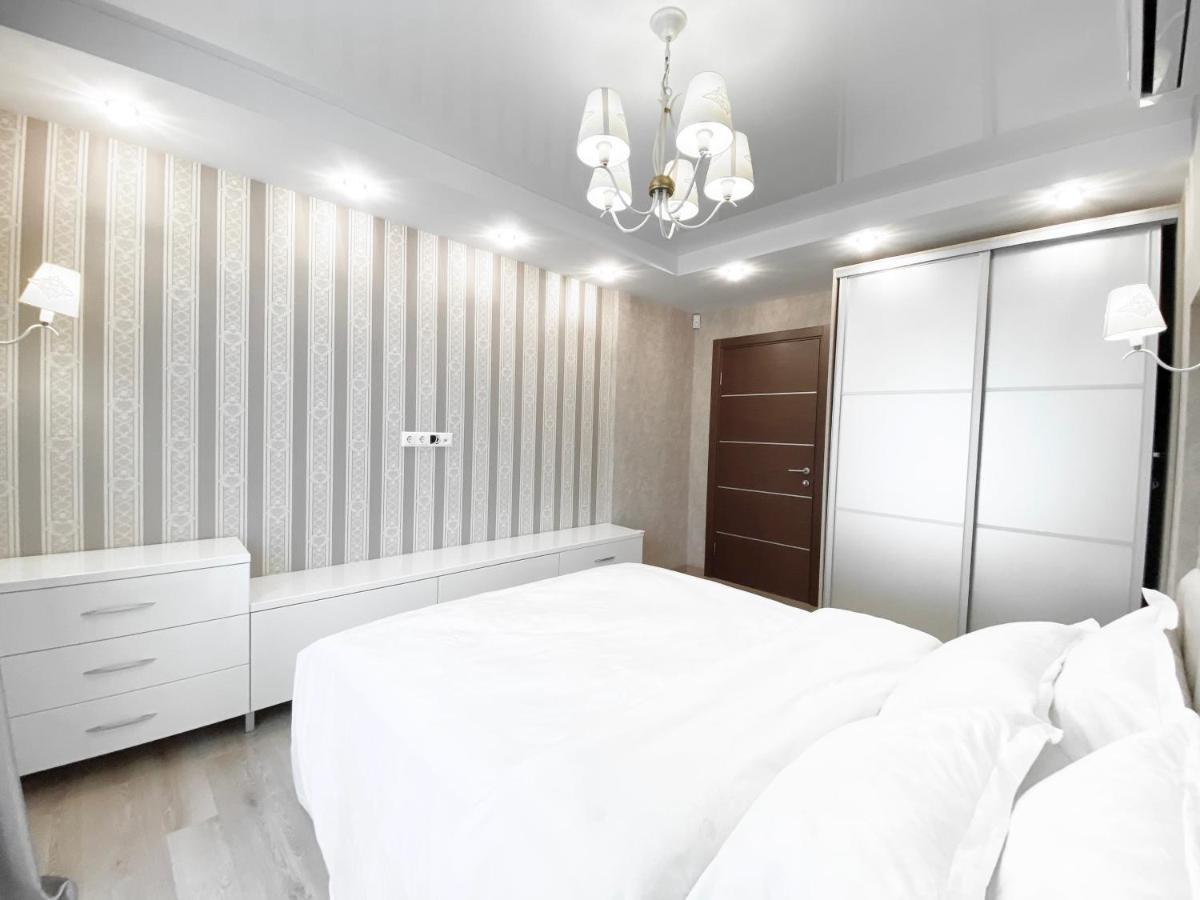 2-Bedroom Apartment Most City Area, Ekaterynoslav Square Днепр Экстерьер фото